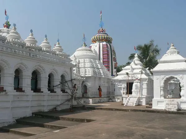 Nilamadhan-temple-kantilo